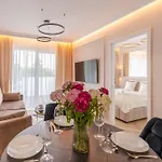 公寓 Marina Elegance Kollataja 7a- By Perlowa Przystan Rent 科沃布热格